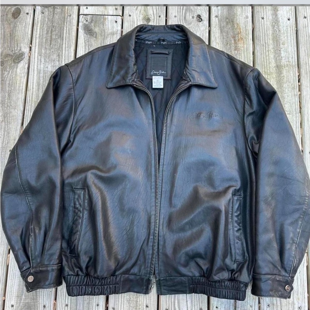 Men’s Vintage Sean John Genuine Leather Bomber Jacket

Size XL
